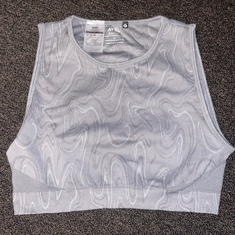 Velocity seamless crop vest